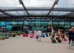 Gatwick Airport Transfers Service in Heathrow - Heathrow Airport Cheap Minicabs